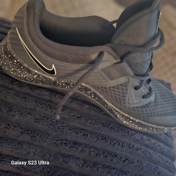 Nike Kids Black and Gray Sneakers - Picture 3 of 13